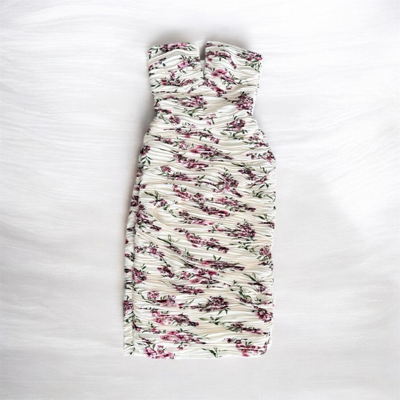 BCBGMaxAzria Strapless Dress in Cream and Pink Floral - Picture 6 of 8